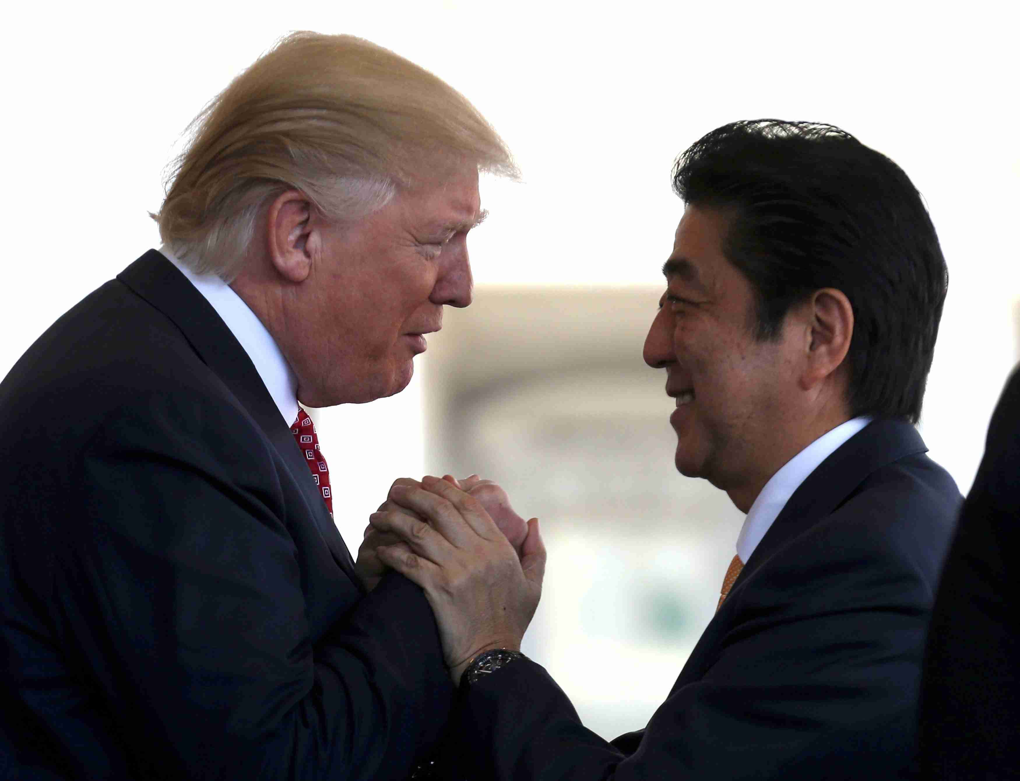 日米首脳ランチ中止に トランプ氏意向、会談延長へ