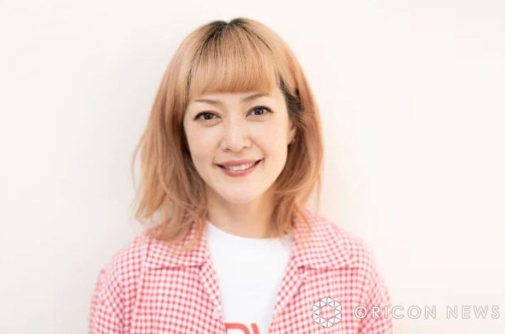 松嶋尚美、12歳長女&夫・TOCCOと親子3ショット 長女の小学校卒業を報告「最高のfamily」「成長が見れて嬉しいです!!」