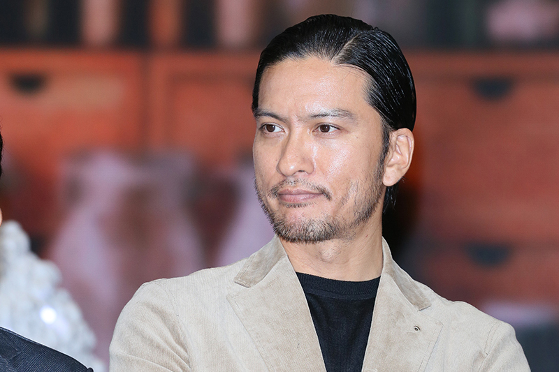 長瀬智也、久々の表舞台登場は病院の公式YouTube　母の命を救った医師と対談、がんの早期発見の重要性や治療法を真剣に質問  (1/3)| 女性セブンプラス