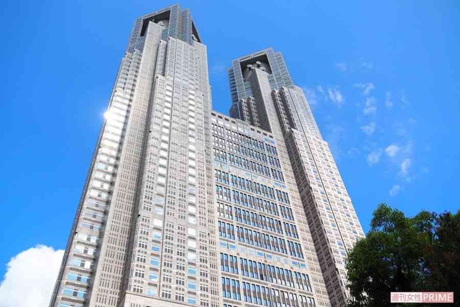 《東京都》23区のゴミ有料化検討の裏で、1日で200万円超が飛ぶ“無駄なプロジェクションマッピング”に批判再燃 | 週刊女性PRIME