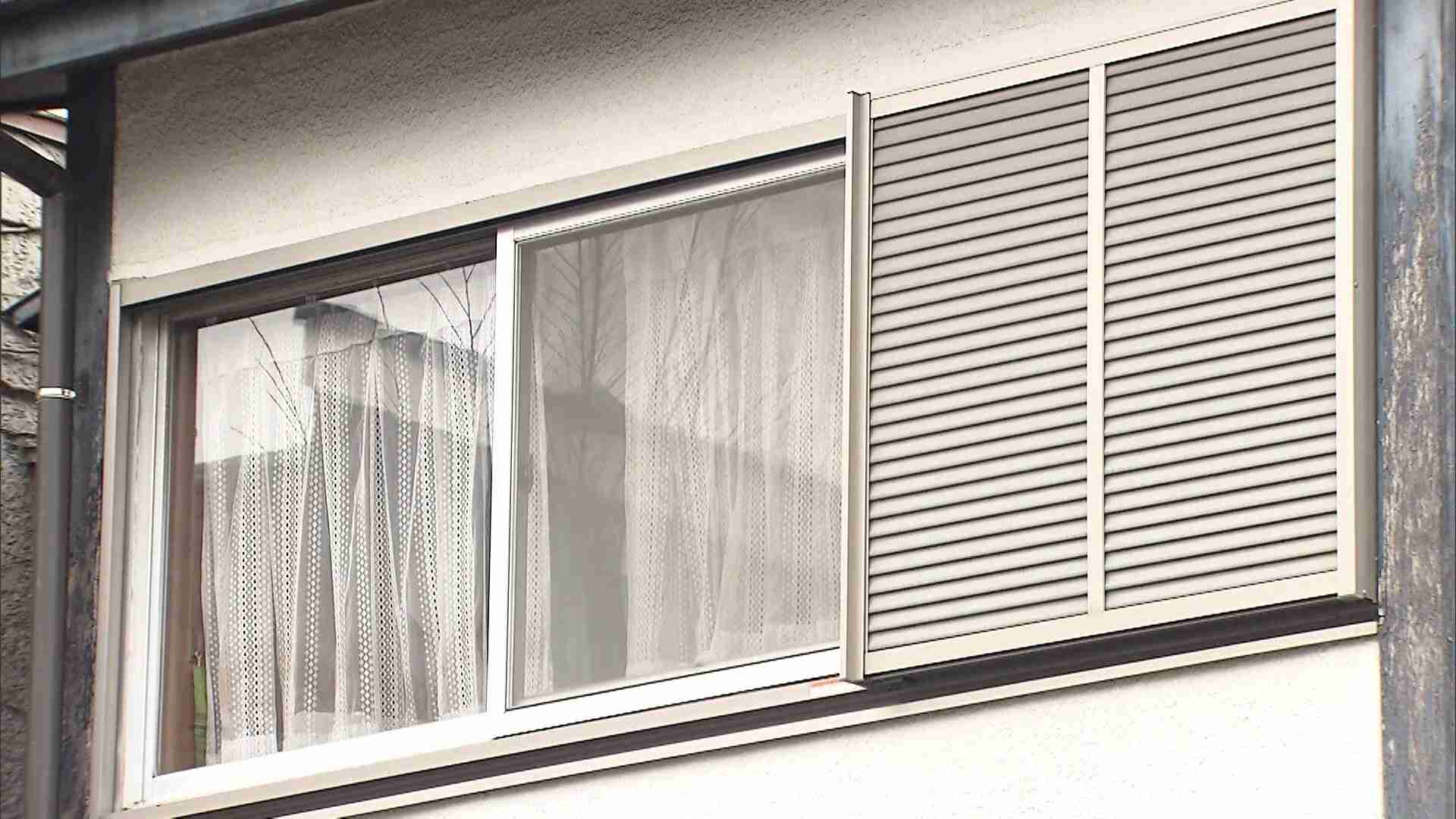 「過去に殴ったことある」逮捕の64歳息子　94歳母親を階段引きずり下ろし…死亡　以前から暴行加えていたか　警視庁（FNNプライムオンライン（フジテレビ系）） - Yahoo!ニュース