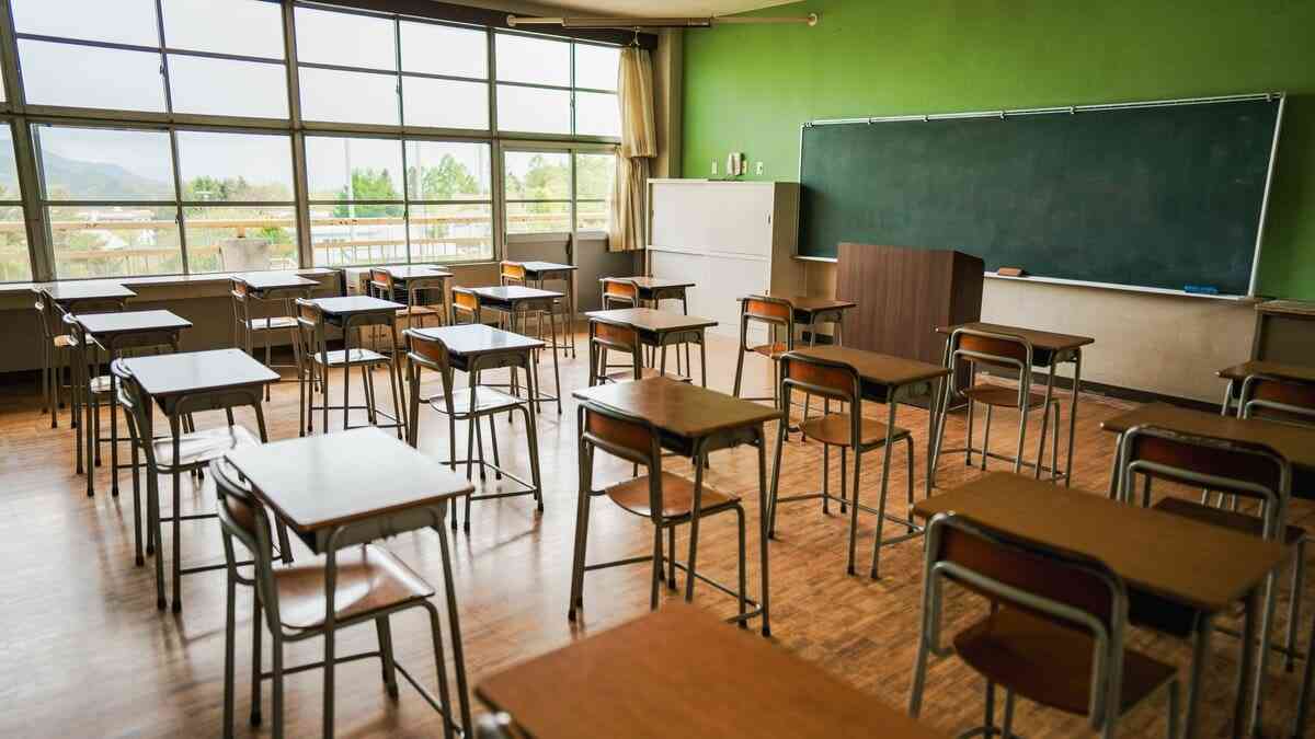 地域で差が生じる大学進学率…地方で暮らす高校生や保護者が「無理して大学進学する／させる必要はない」と判断しても仕方ない背景 | 集英社オンライン | ニュースを本気で噛み砕け