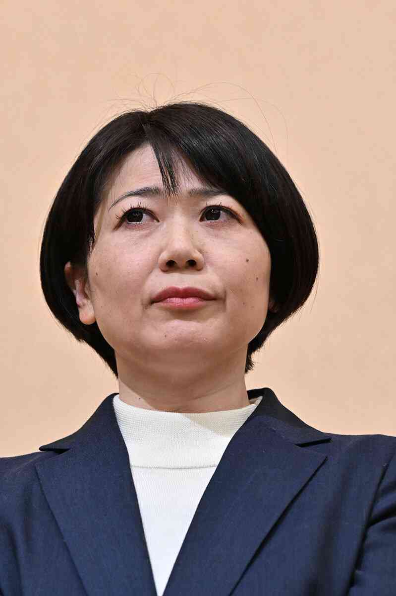 投開票日も“ホテル”で…　小川晶氏が上目遣いで見せた、アイドル顔負けの「ぶりっ子ポーズ」（デイリー新潮） - Yahoo!ニュース