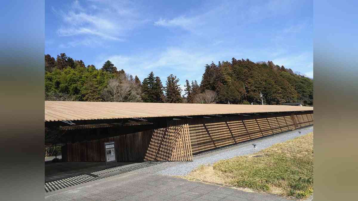 木材の腐食進んだ隈研吾氏設計の美術館、付け替えは耐用年数短く高額で断念…「木目調加工」アルミに刷新 : 読売新聞