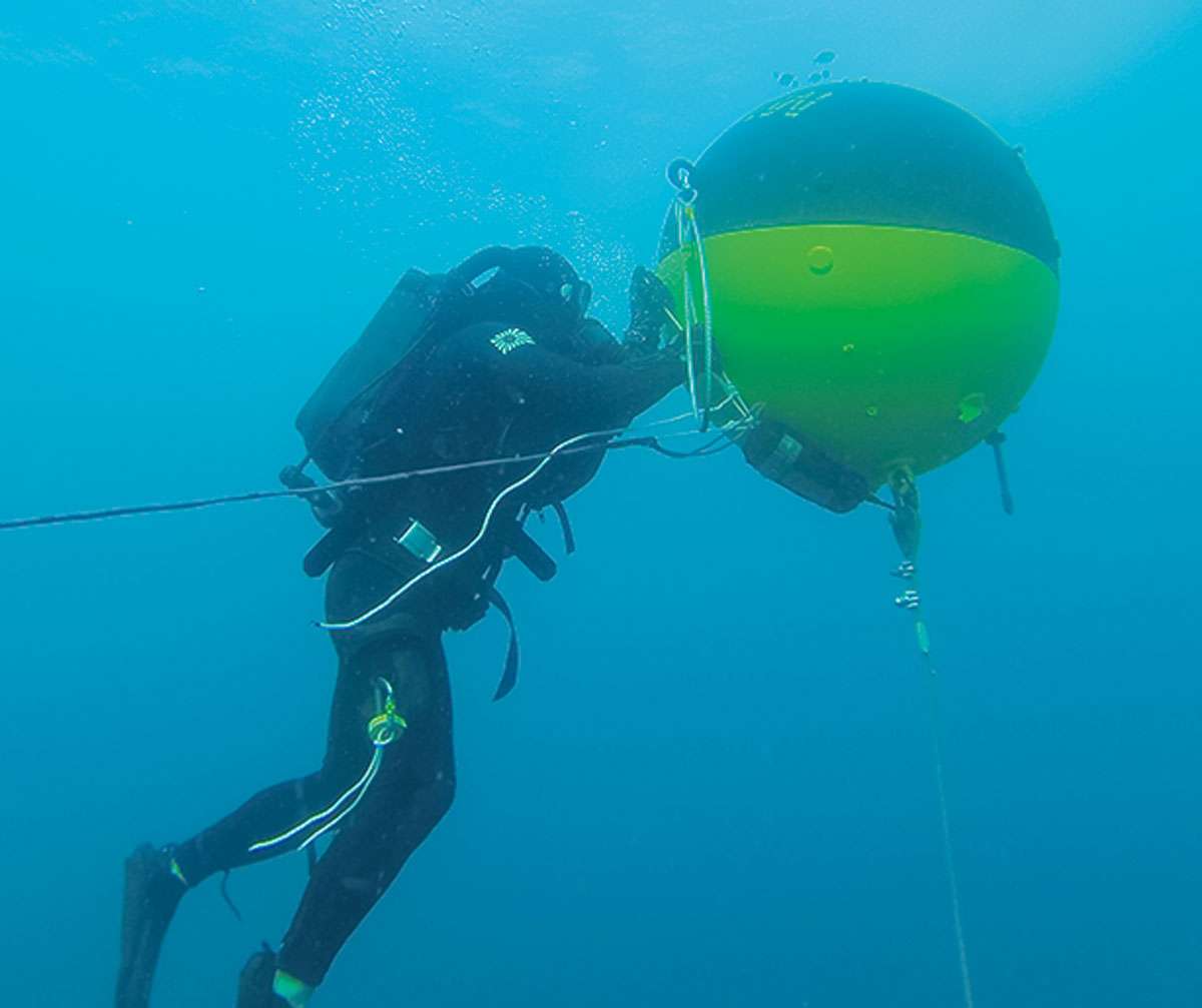 ホルムズ海峡に機雷敷設か　米報道、トランプ氏は否定―イランに「最大規模」空爆