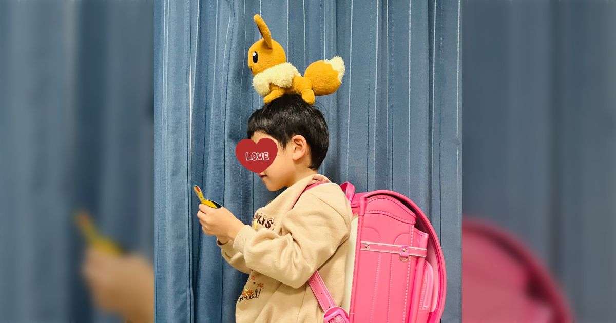 ピンクのランドセルを黒にしたいと言う小2息子…買い直しを悩む親御さんに様々な考え・経験談が寄せられる - Togetter