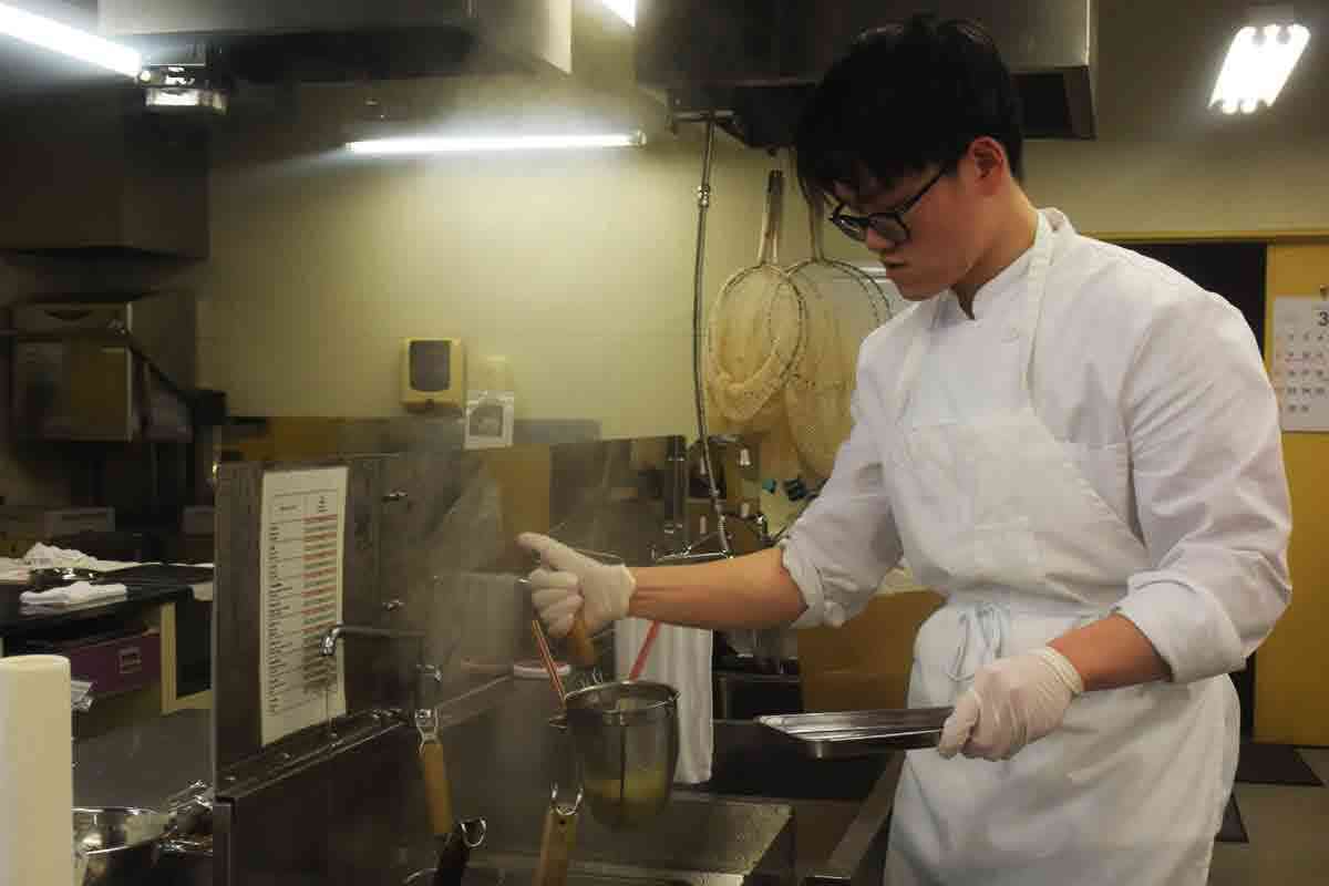 「受講生は全員外国人」日本のラーメン学校にインバウンド熱　43万円でも殺到する理由 | ENCOUNT