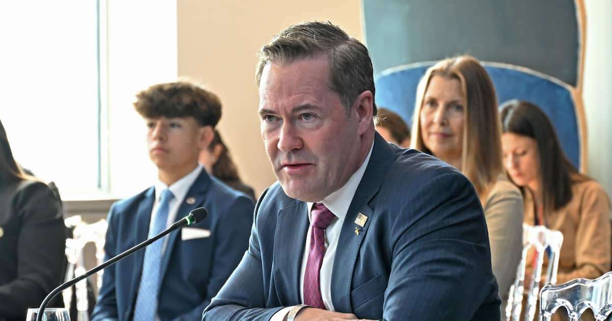 米国連大使、ホルムズ海峡巡り「日本の首相が海上自衛隊の支援約束」　官房長官は否定 - 産経ニュース