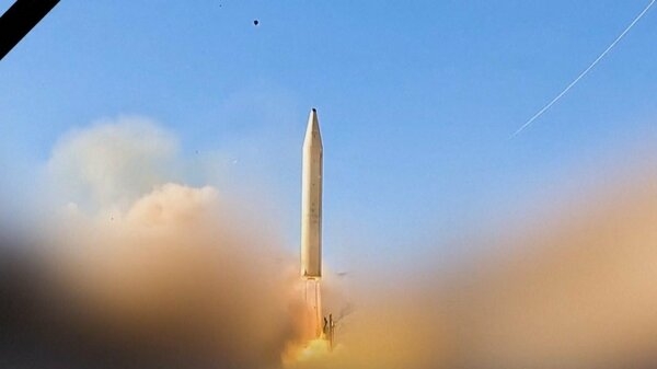 イランが4000km先の米英基地に弾道ミサイル発射 　パリ・ロンドンも射程に　欧州に走った衝撃と「隠された兵器」｜FNNプライムオンライン