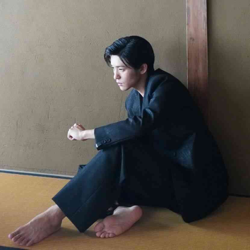 Snow Man目黒蓮、理想の将来像「イケてるおじさんになりたい」　『25ans』でメンバーとの交流も明かす