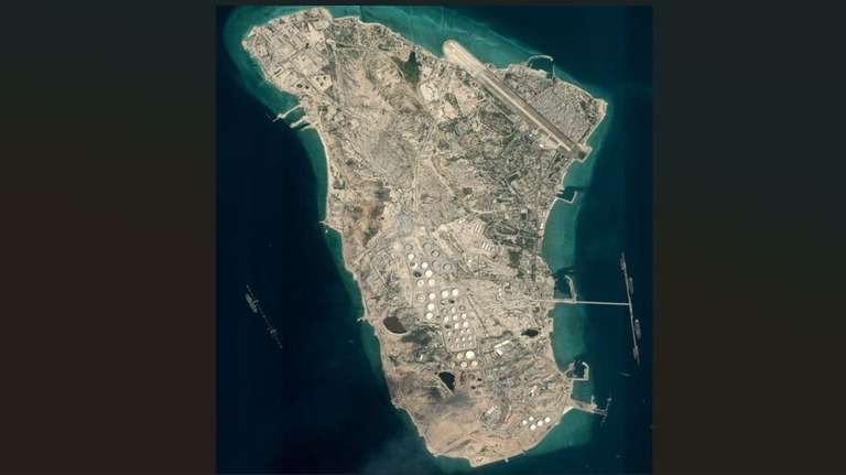 米、イランのカーグ島の全軍事目標を「完全に破壊」　トランプ氏が発表