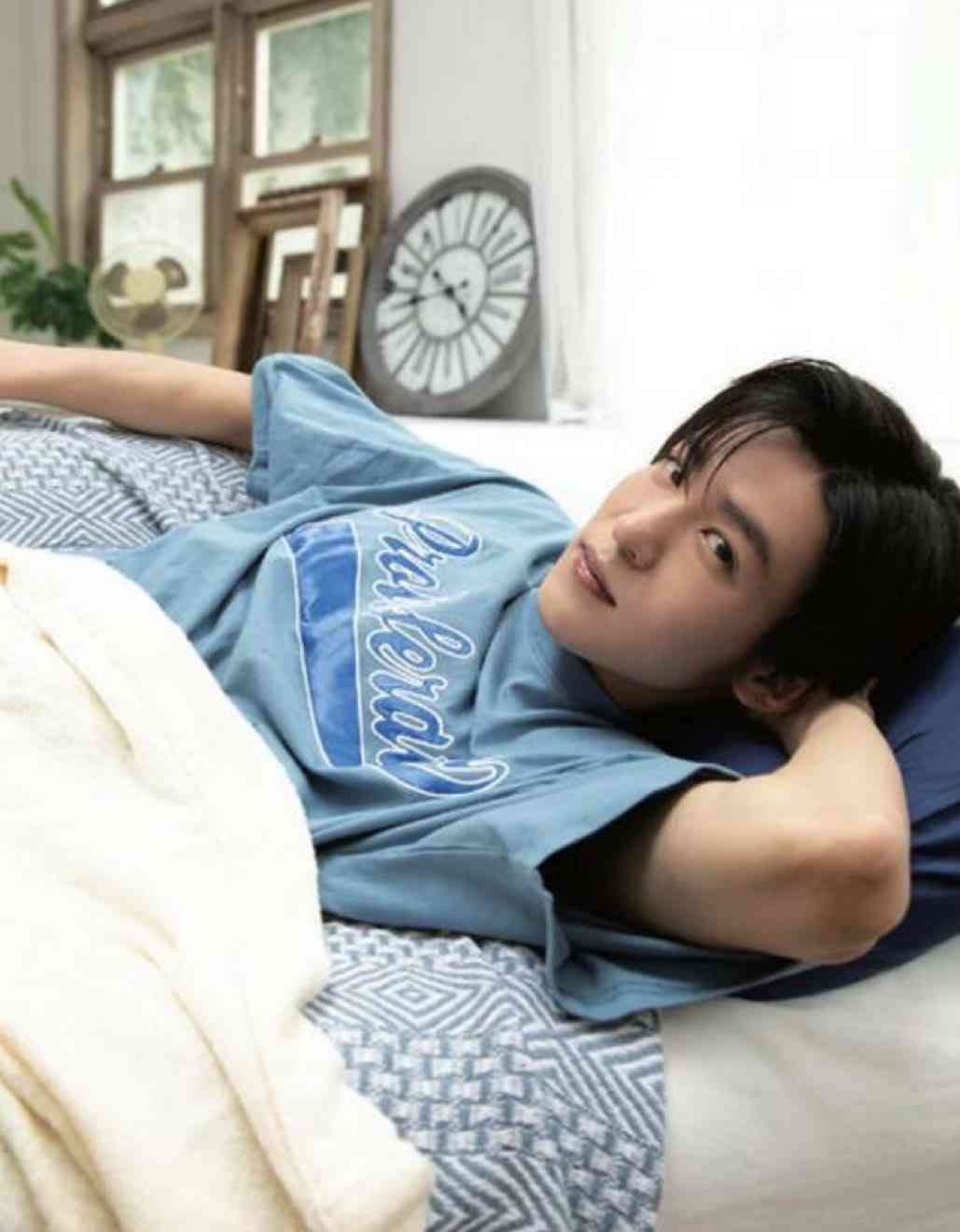 Snow Man目黒蓮、理想の将来像「イケてるおじさんになりたい」　『25ans』でメンバーとの交流も明かす