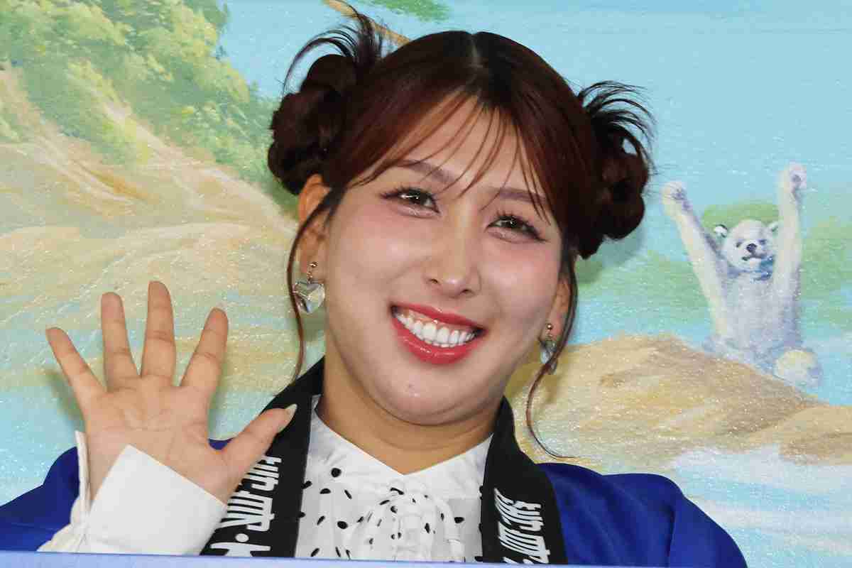 整形話題の女性芸人が