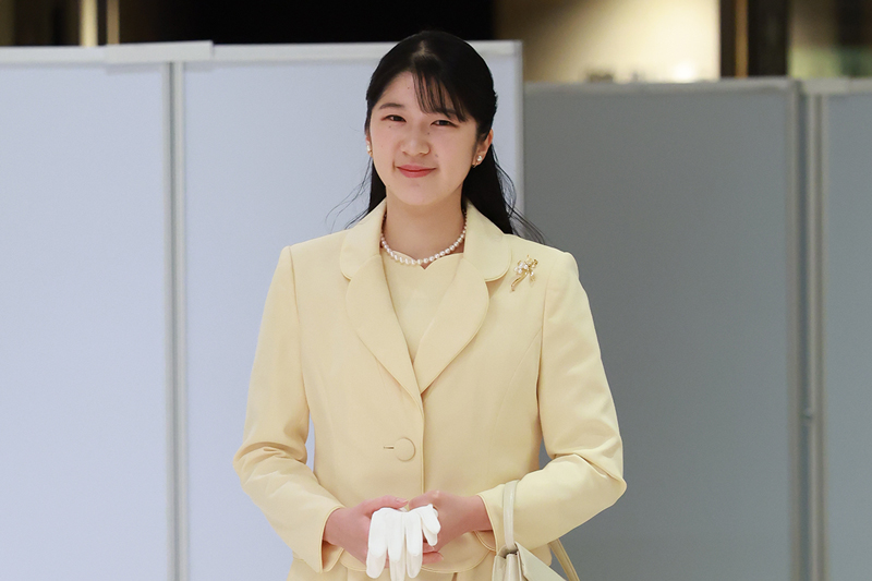 愛子さまが両陛下の被災地訪問に同行、初めて東北3県へ　原発事故対応の最前線基地だったJヴィレッジに宿泊　15年を経てなお復興の最中にある被災地への思い  (1/6)| 女性セブンプラス