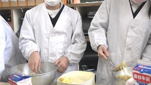 学校給食の白衣…“香害”で廃止の動き　コロナ収束も“共用”への拒否反応も　戦後80年続いた給食の光景に変化｜FNNプライムオンライン