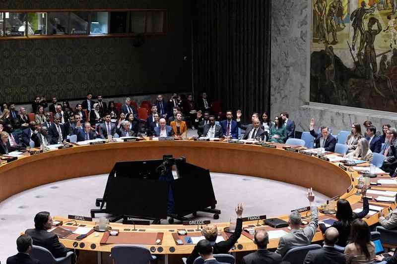 イランの攻撃は「国際法違反」 安保理決議、米先制攻撃には触れず
