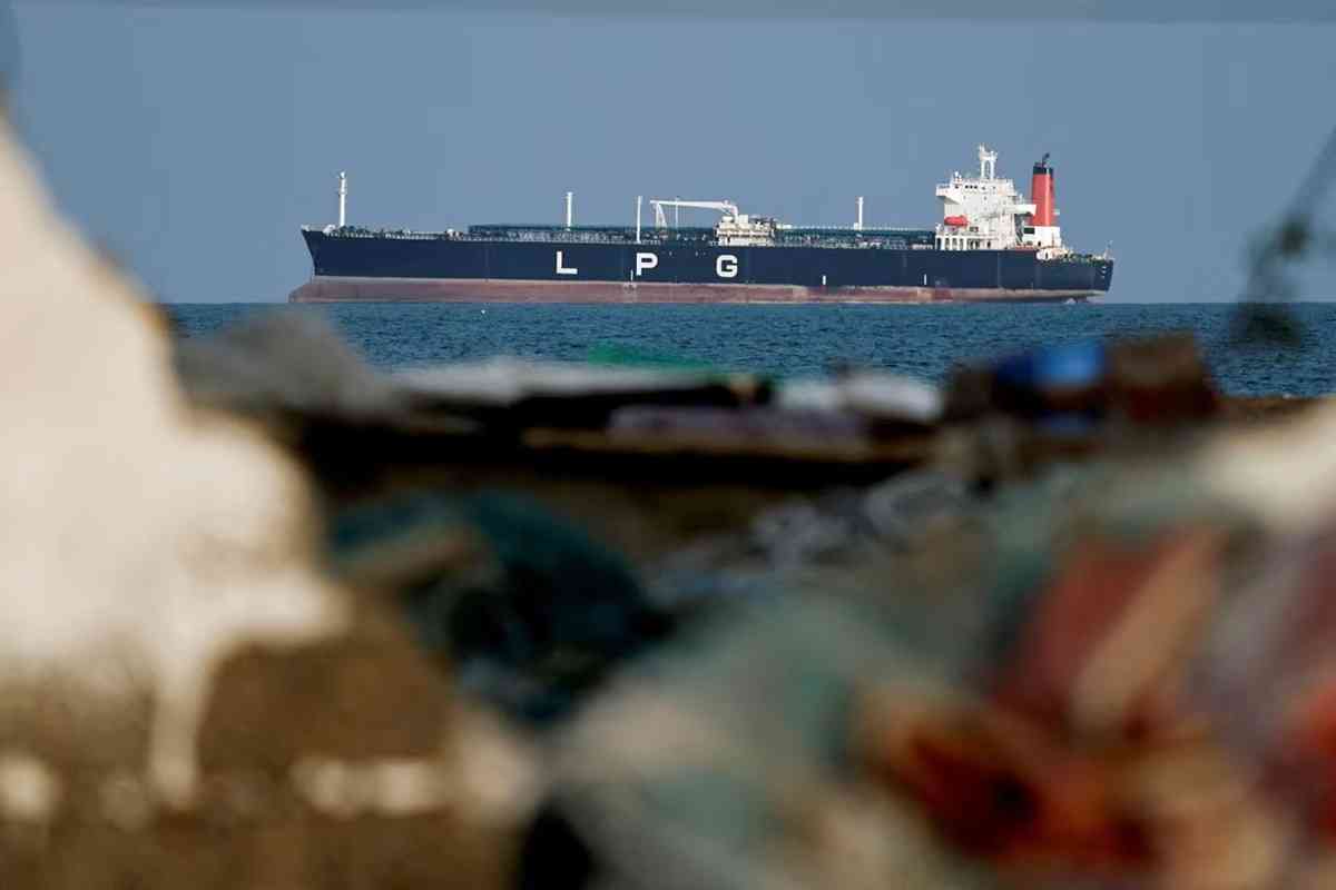 人民元で取引される石油の安全なホルムズ海峡通過、イランが8カ国と協議　情報筋 - CNN.co.jp