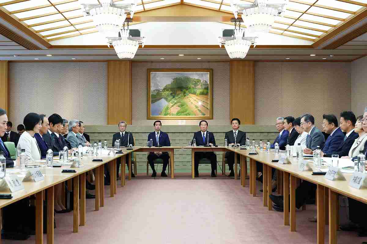 《「愛子天皇」高市政権で実現あるか》変則的に誕生した三笠宮家の「女性宮家」は旧宮家男子との養子縁組の布石？　旧皇族の復帰が“女性天皇容認へのハードルを下げる”理由｜NEWSポストセブン