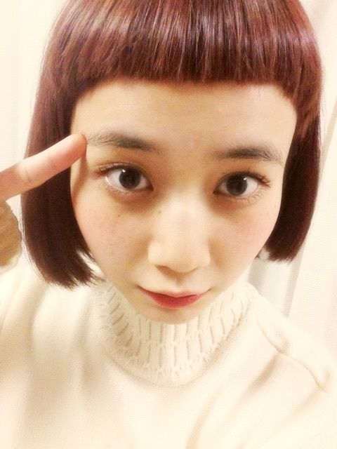 前髪自分で切ってる人