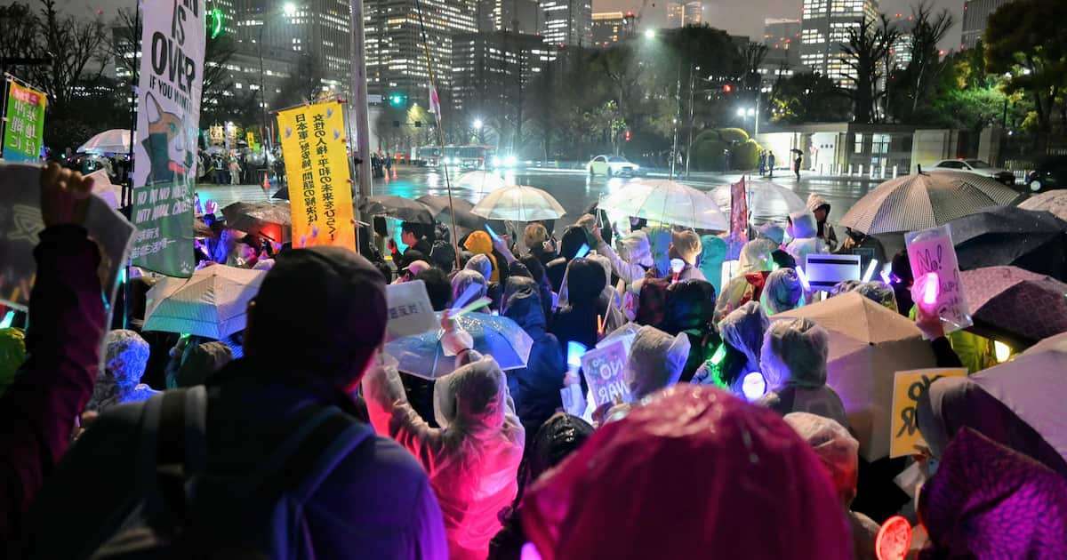 「I say 憲法 you say 守れ♪」国会前に2万4千人「自民も維新も触るな」 - 産経ニュース