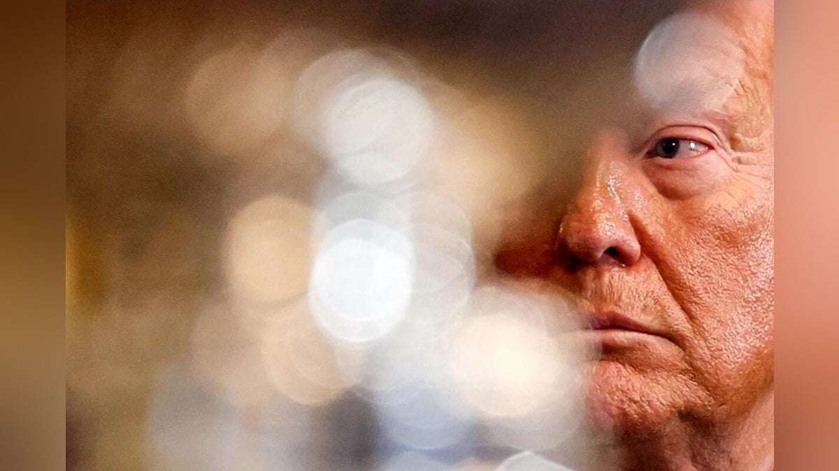 トランプ氏が中間選挙「行うべきでない」と発言し物議…報道官は「ただの冗談」と説明、食い下がる記者に「真に受けているのはあなたのような人だけ」 : 読売新聞