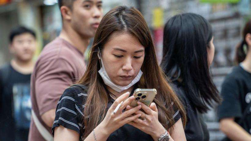 香港警察、携帯電話のパスワード開示要求が可能に　「国家安全維持法」に関わる捜査で（BBC News） - Yahoo!ニュース