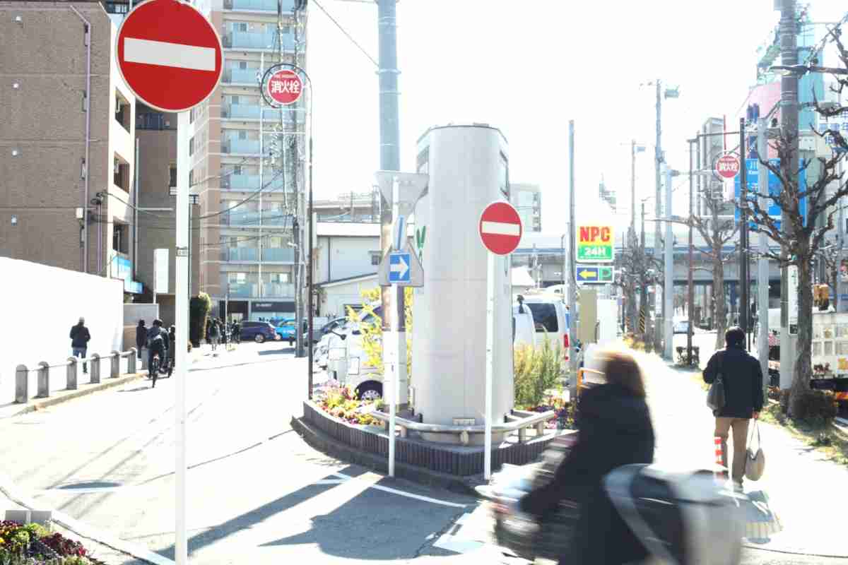 神奈川県警が自転車の一方通行を「原則解除」へ方針転換。「青切符」導入と、求められるインフラ整備 | Bicycle Club