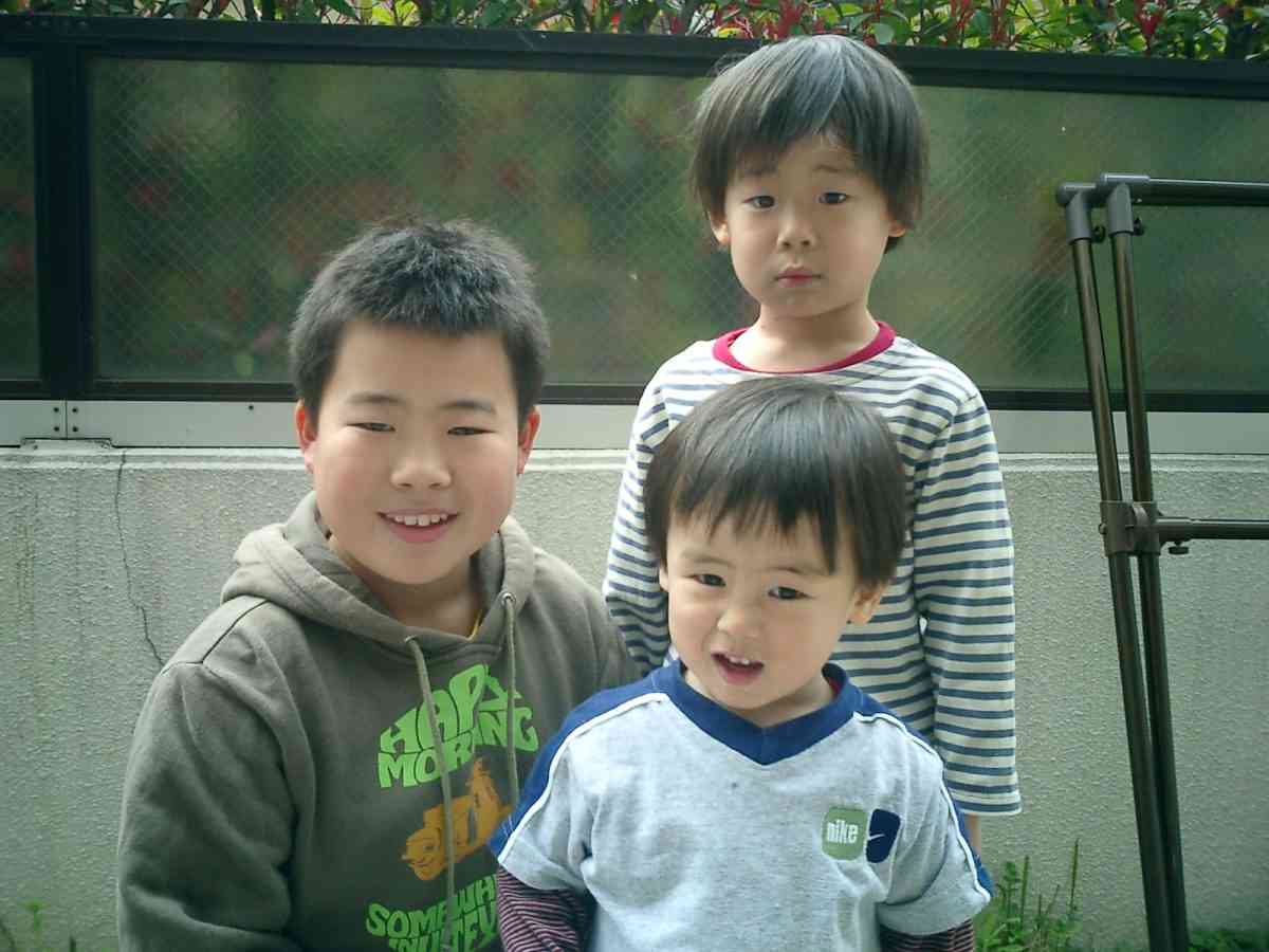 突然「妻のがん」が判明、3人の子どもを残して12日後に亡くなった。45歳・会社社長が仕事を辞めて「育児と家事に専念」した理由