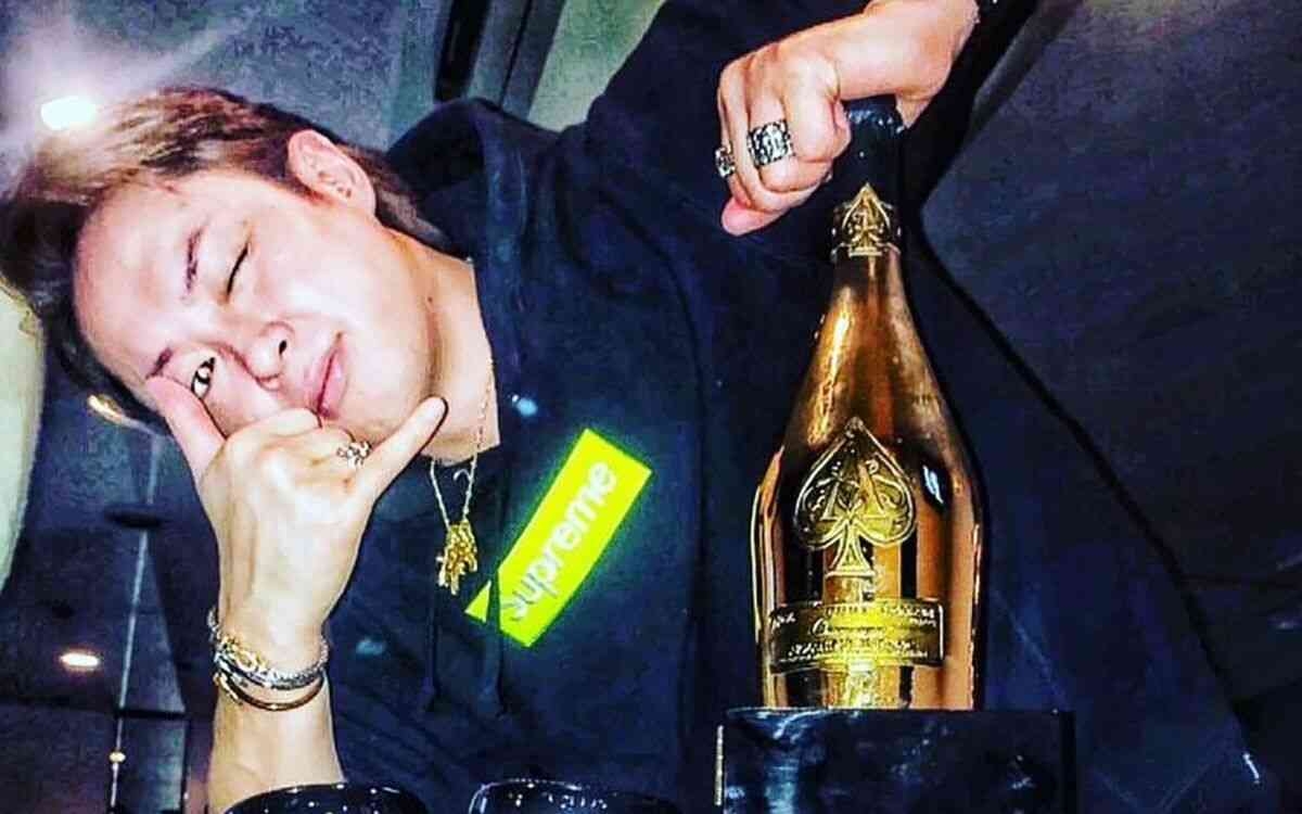 《テキーラ32杯で女性死亡》「フルボッコ オスオース！」逮捕の41歳“酒ヤクザ”やりたい放題ワルの犯行記録「懲りずにコカタワー 皆んな大騒ぎパリピ化！ 記憶飛ぶ者続出！」