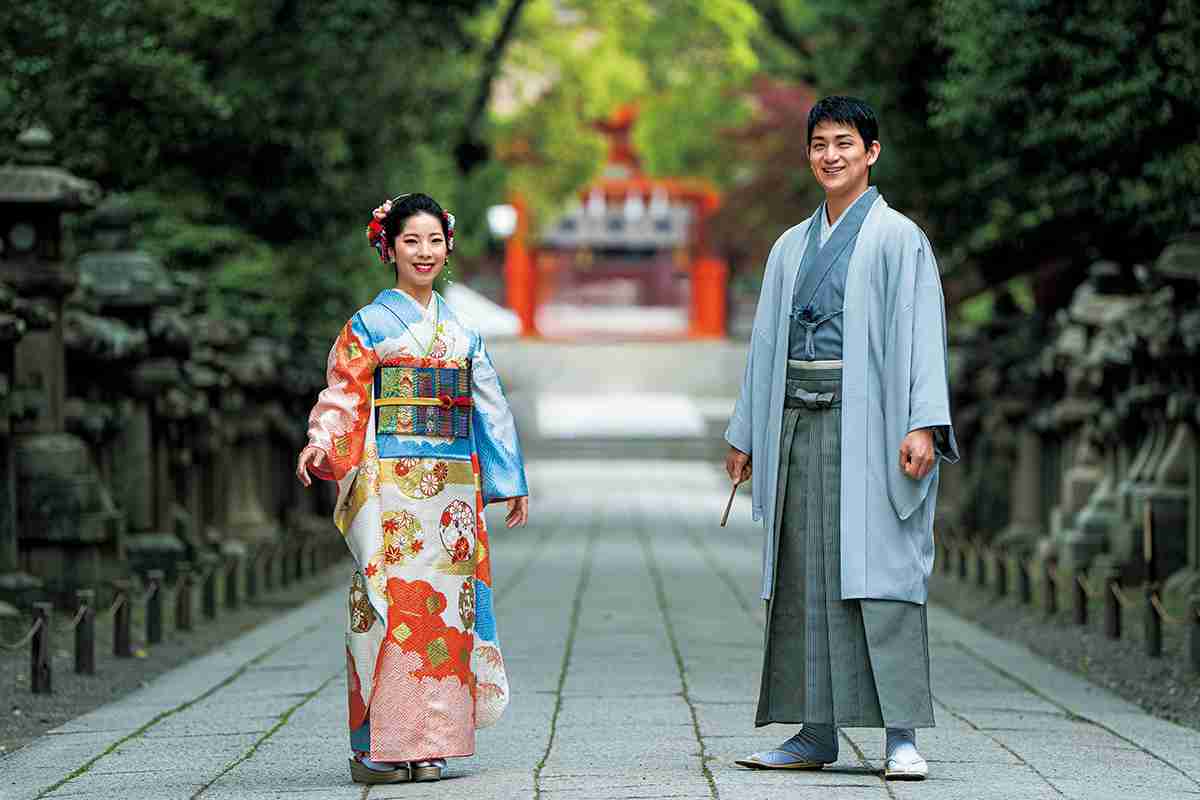 晴れ着姿で、石清水八幡宮へお詣りに。フィギュアスケーター 三浦璃来選手＆木原龍一選手 | 家庭画報.com｜“素敵な人”のディレクトリ