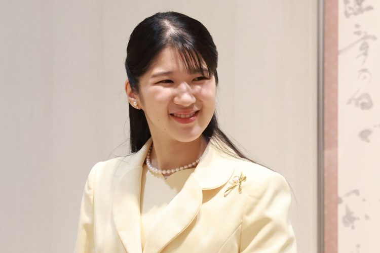 《クローバーとハートでフェミニンコーデ》愛子さま、クリーム色のセットアップで魅せた“柔らかさと格式”をあわせ持つスタイル（NEWSポストセブン） - Yahoo!ニュース