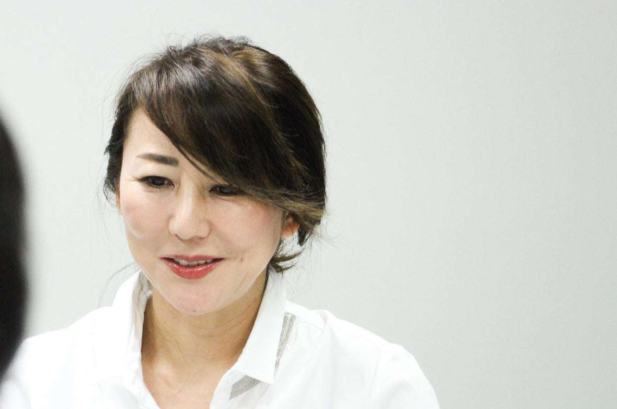 「#枝野寝ろ」その裏で家族を襲ったデマ。妻はパスポート片手に選挙区を回った