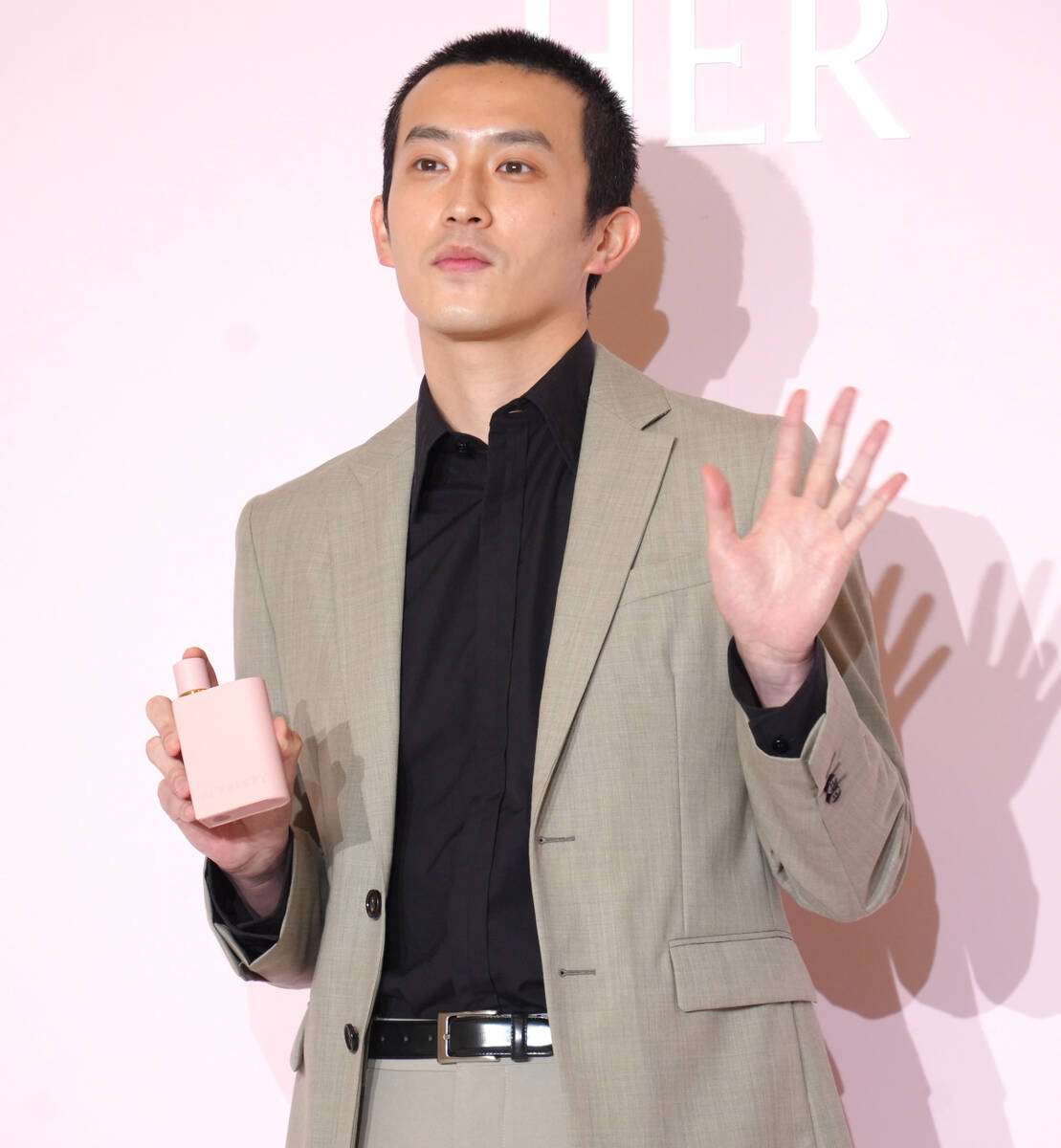 杉野遥亮、衝撃丸刈り姿で登場　初の一人暮らしで失敗した過去告白「２か月で１０キロ太った」 - スポーツ報知