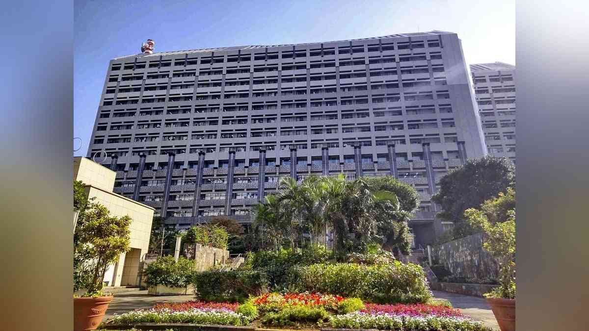 沖縄県の営業実態ない米国の株式会社、百条委で玉城デニー知事「反省する」…再設置に向け検討の意向：地域ニュース : 読売新聞