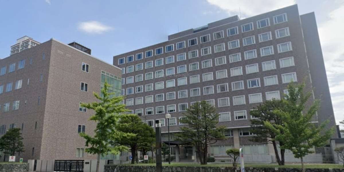 生徒への性加害訴訟、漫画家と原告双方が控訴　一審は1100万円賠償命令、小学館の再起用問題も波紋 - 弁護士ドットコム