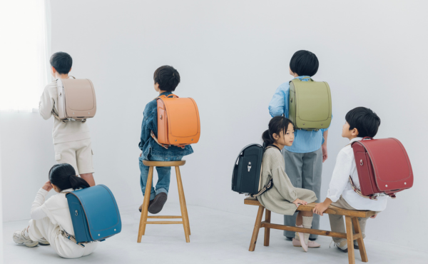 【最新】ランドセルの人気色は？男女別ランキングと後悔しない選び方 | 鞄工房山本のランドセル