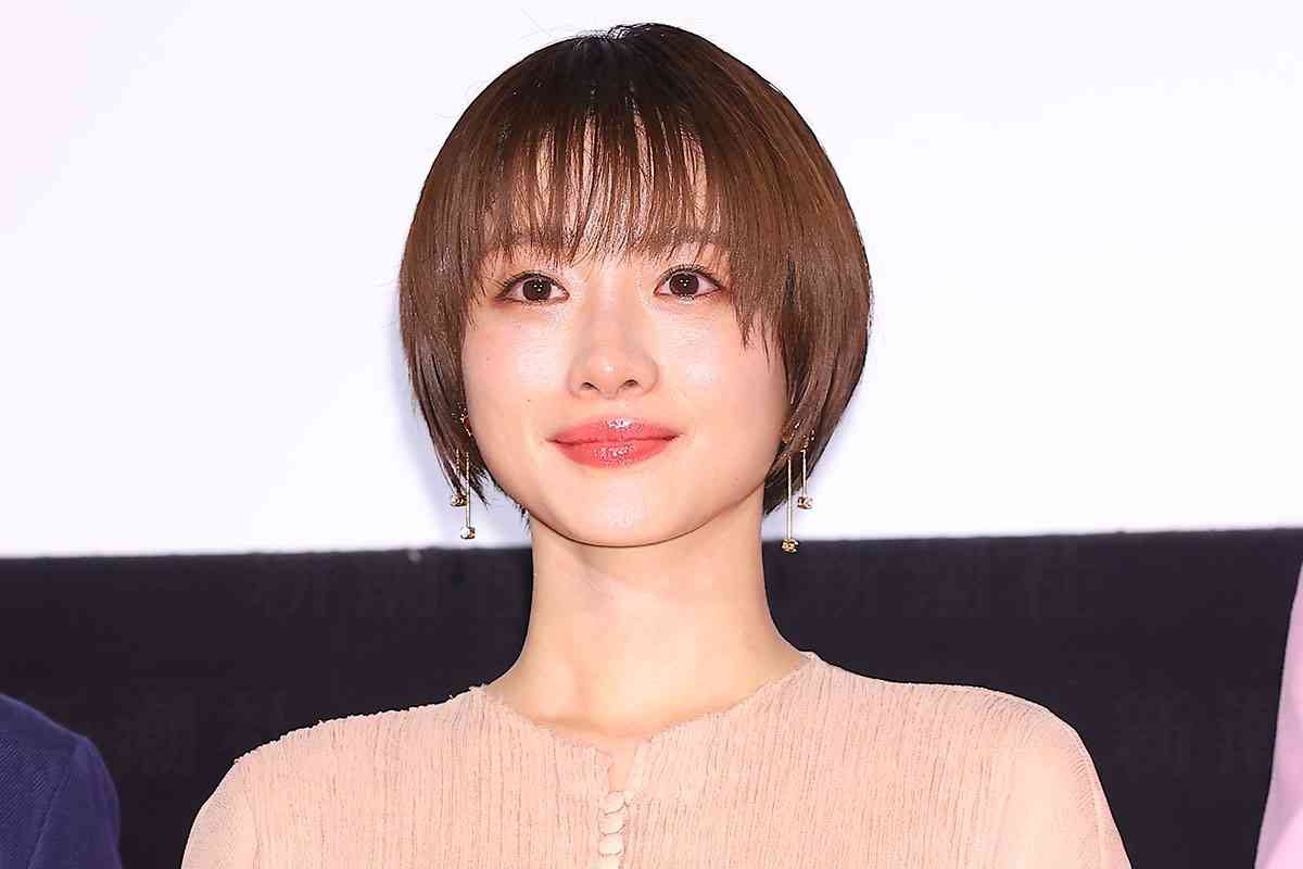 「年収はざっと1億円前後」　石原さとみ“エリート夫”の評判　「家事や育児にも協力」