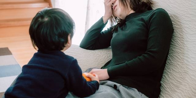 「上の子可愛くない症候群」の正体は“八つ当たり”？　精神科医が分析する、第2子出産後の母親の“深層心理” | 弁護士JPニュース