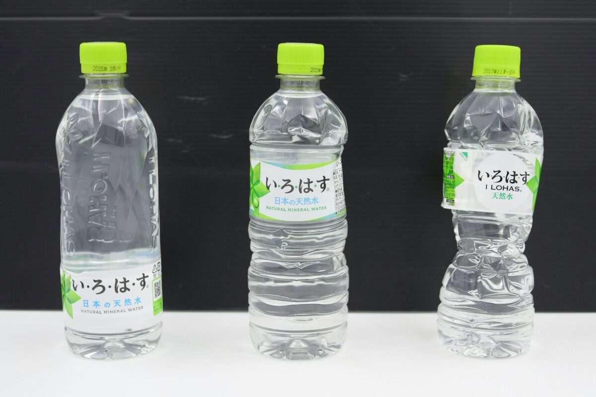 数年前に賞味期限が切れた水、実は「飲んでもOK」と判明　意外な理由に「知らなかった…」と驚きの声