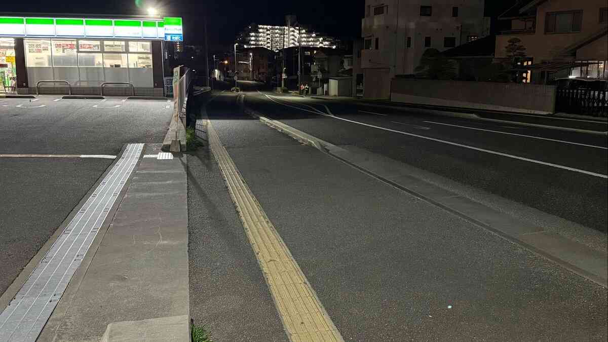 小学1年の男の子がコンビニ駐車場へ入ろうとした車にはねられ死亡　車運転の58歳男を逮捕「歩いていた子どもに気づかず」兵庫・明石市 | MBSニュース | 関西の最新ニュースを分かりやすく。
