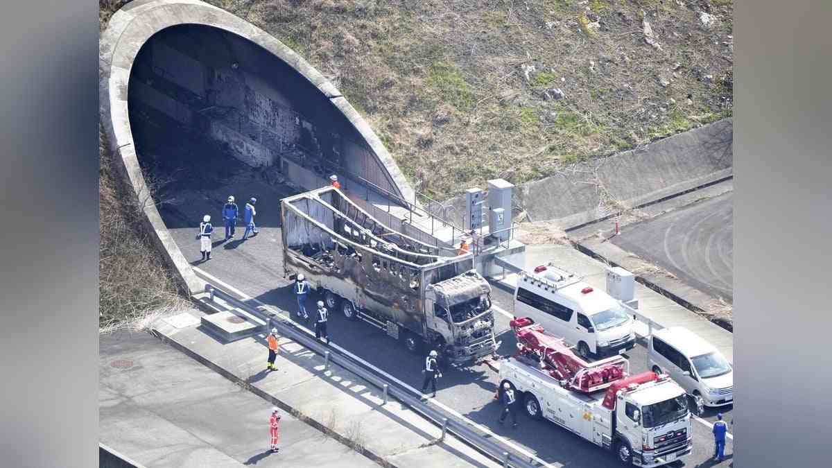 新名神６人死亡事故、運転手「前をよく見ていなかった」…十分に減速せず追突の可能性