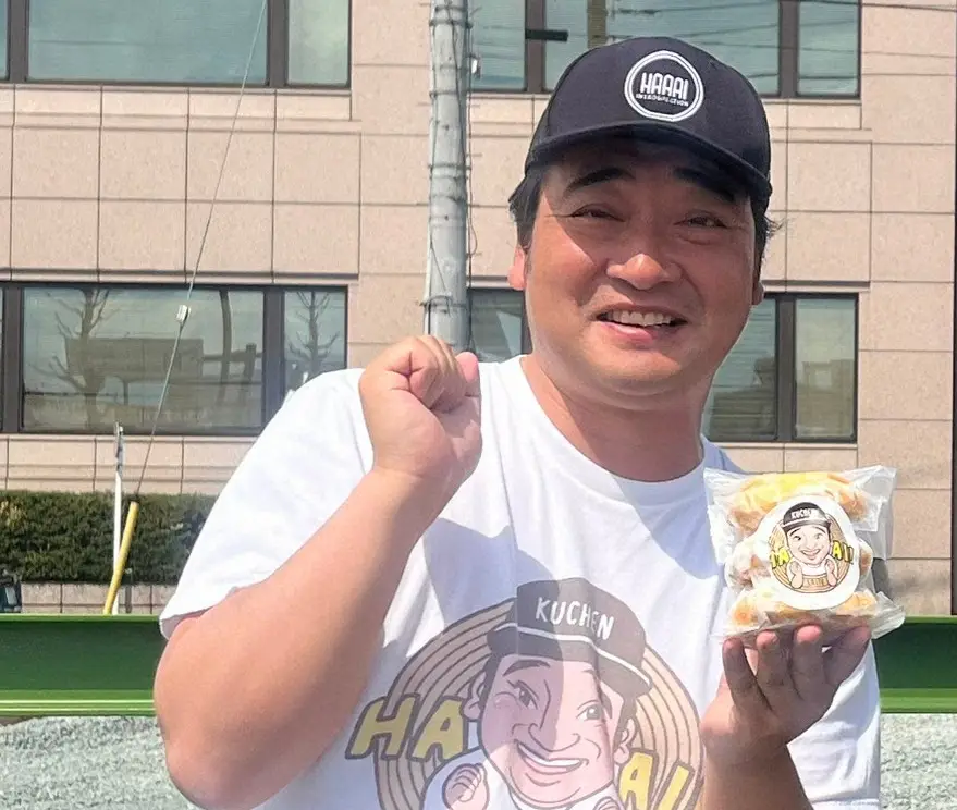 元ジャンポケ斉藤被告、バウムクーヘン販売に多数の来店報告　笑顔で「はぁ～い！」も披露 - スポニチ Sponichi Annex 芸能