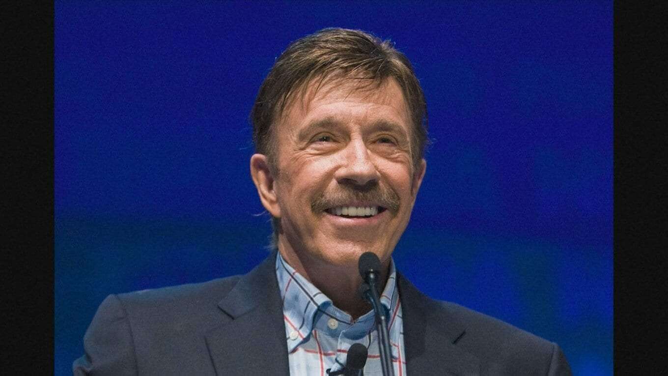 米俳優チャック・ノリスさん死去 「炎のテキサス・レンジャー」「ドラゴンへの道」などで活躍