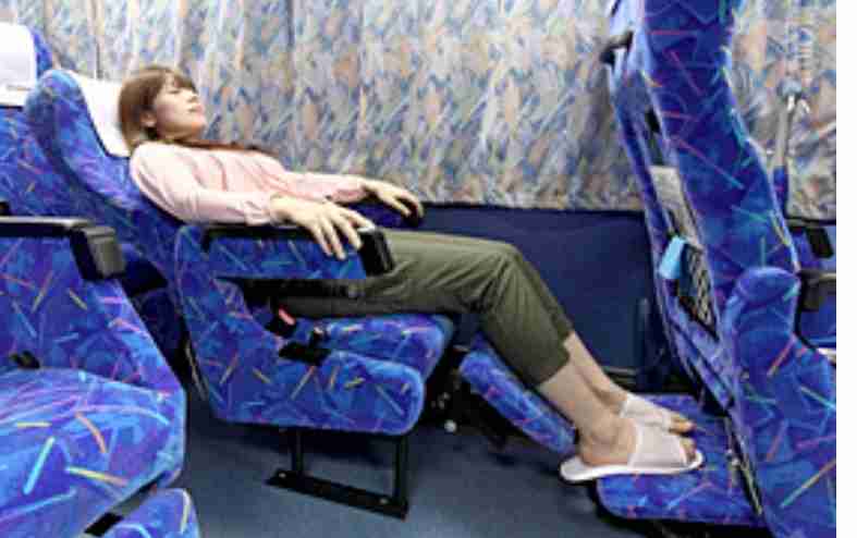 夜間高速バスでリクライニングしたら文句言われた