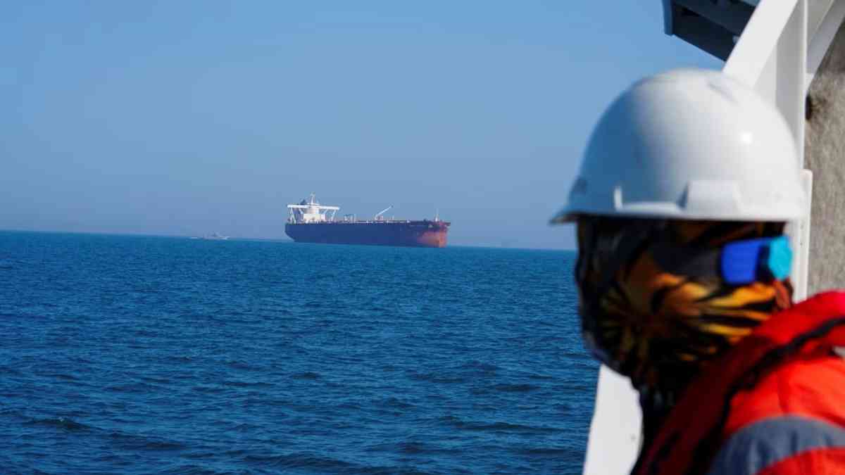 イラン軍、ホルムズ海峡の通航に再び制限　米国による「信頼の裏切り」主張 - CNN.co.jp