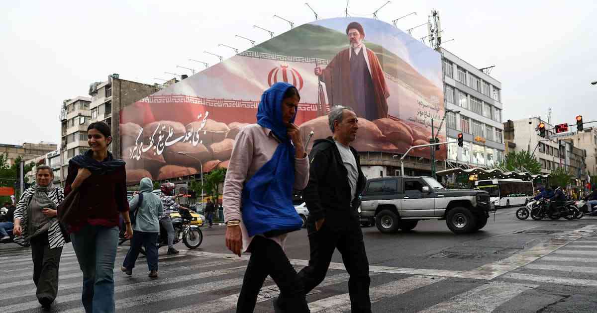 イラン分裂深刻、政権VS革命防衛隊　最高指導者｢不在｣で交渉困難 - 日本経済新聞