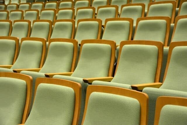 「若いのに知ったような口を利かれると協力する気が...」市委託業者が女性劇団員を「叱責」　劇団訴えも...食い違う主張: J-CAST ニュース