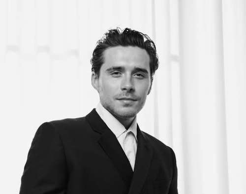 ベッカム氏長男、母のビクトリア・ベッカムさんに対して法的措置検討「母親が自分を支配」英報道 - ハリウッド : 日刊スポーツ