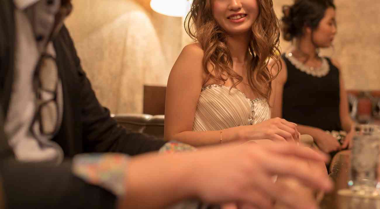         「3ヶ月で80万円」“キャバ嬢スクール”に批判噴出…SNSで議論が過熱する理由  |  日刊SPA!    