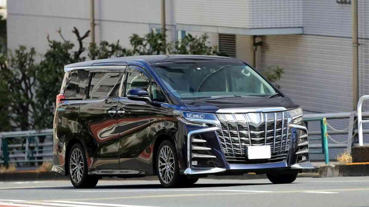 「残クレ」利用で憧れのアルファードオーナーに→過失ゼロの追突事故で家計崩壊…年収400万円台・35歳男性に渡された〈1枚の請求書〉【1級FPが「残価保証」の注意点を解説】 | ゴールドオンライン